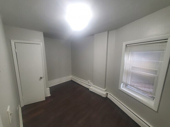 Building Photo - 620 Dudley St