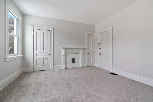 Building Photo - 67 Oregon Ave