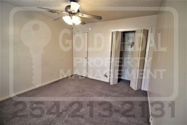 Building Photo - 804 Michelle Dr