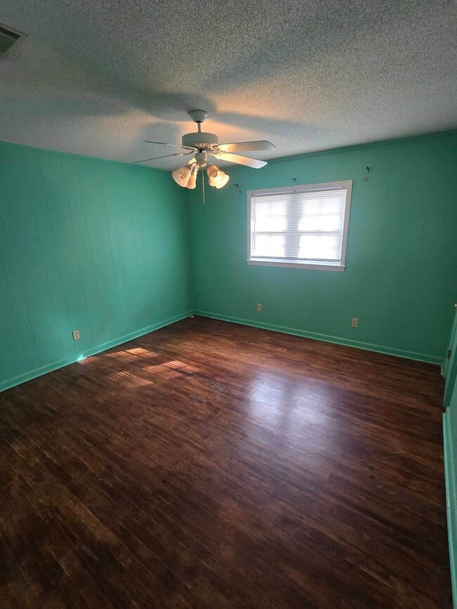 Building Photo - 1641 Rayonier Rd