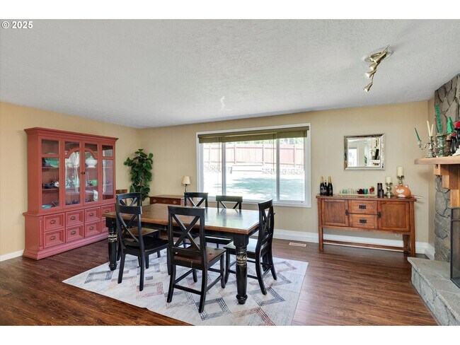 Building Photo - Bull Mountain Gem – Single-Level 3BR with 2 Living Areas, Large Yard & Pergola Patio