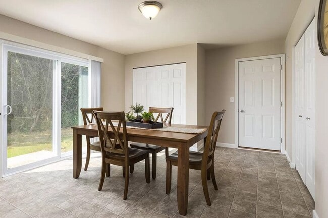 Building Photo - Immediate Occupancy Available