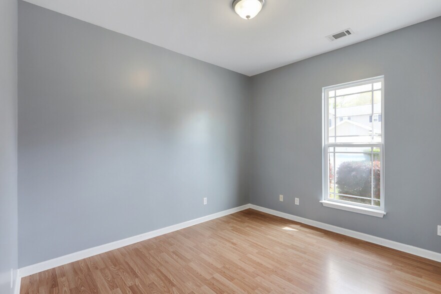 Bedroom 1 - 46 Isle Of Palms W