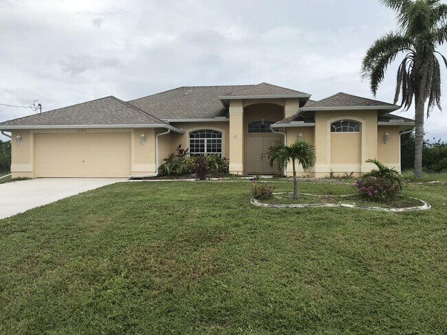 Building Photo - 1405 NE 5th Pl