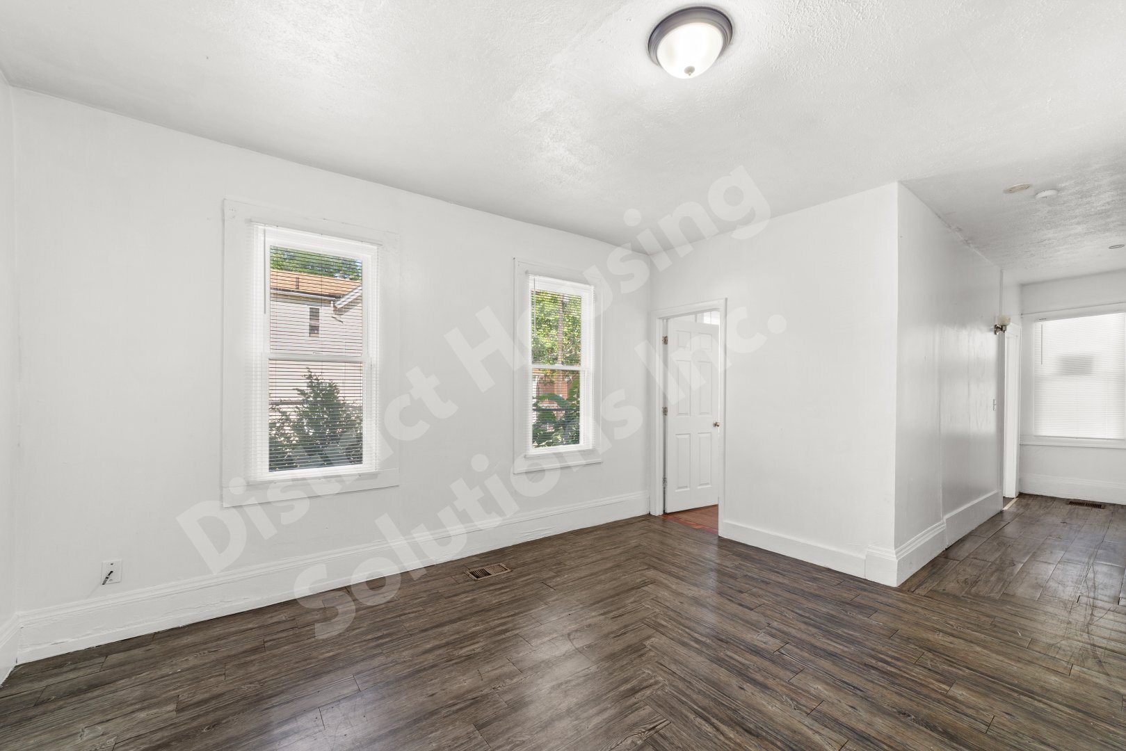 Building Photo - 8302 Sowinski Ave