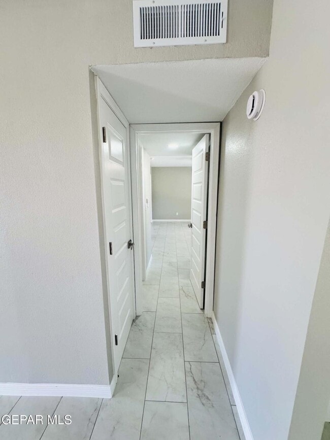 Building Photo - 11733 Lorri Dr