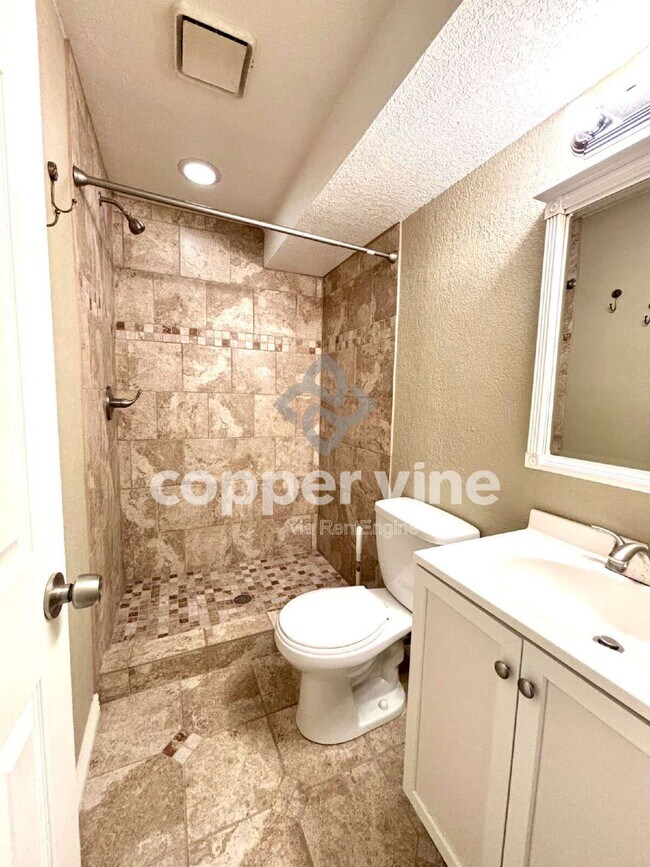 Building Photo - 13145 Hazel Ct