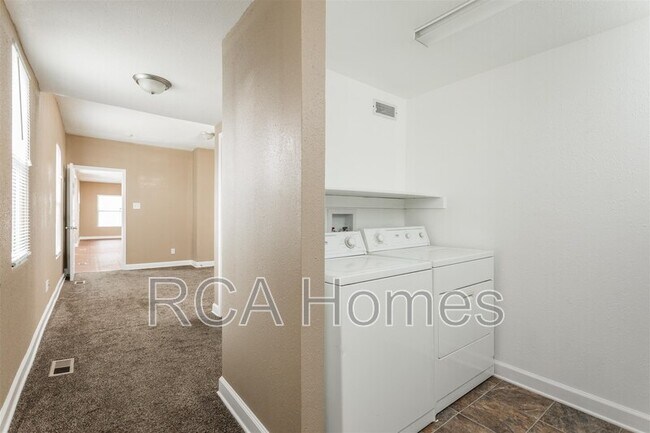 Building Photo - 3117 E Michigan St