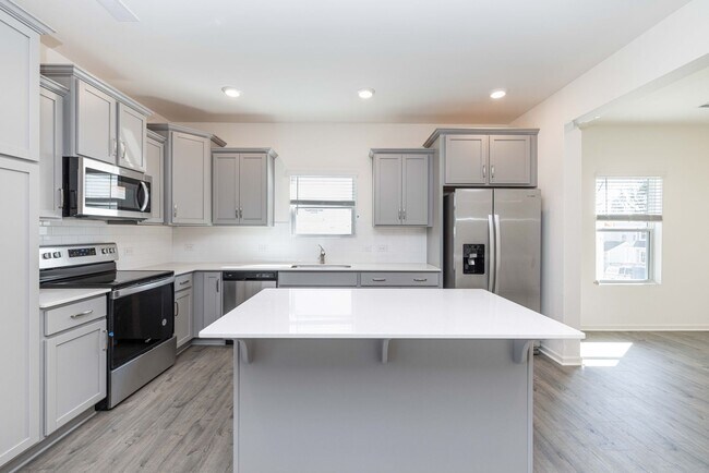 Building Photo - BEAUTIFUL 4 Bedroom Home Piedmont School D...