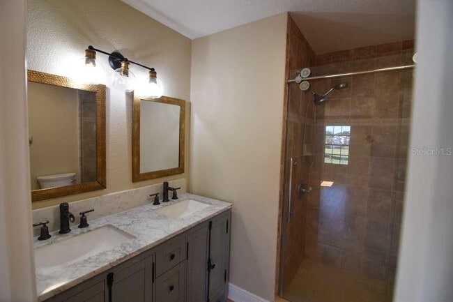 Building Photo - 3233 Hickory Tree Rd