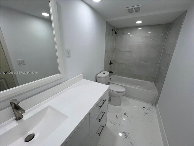 Building Photo - 9105A SW 19th Pl