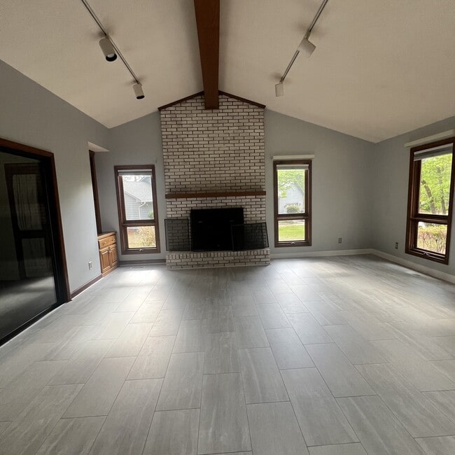 Building Photo - 137 Starboard Bay