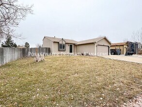 Building Photo - 2207 Tulip St