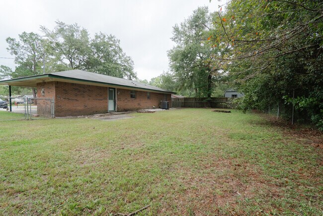 Building Photo - 174 Sequoia Cir