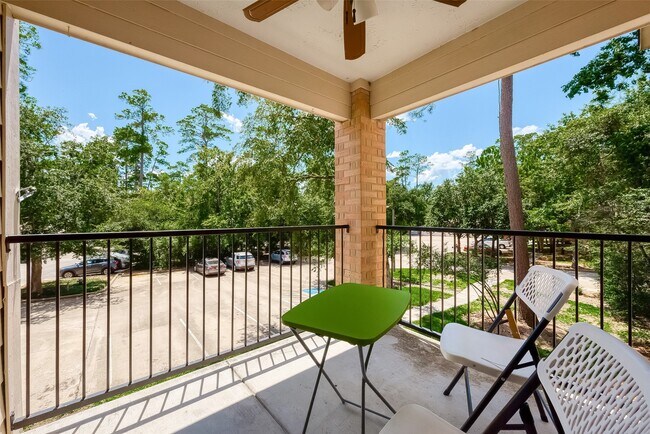 Building Photo - 8051 Bay Branch Dr