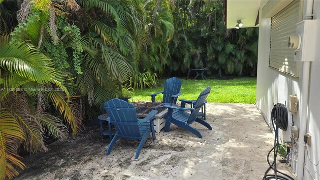 Building Photo - 15305 SW 74th Ct