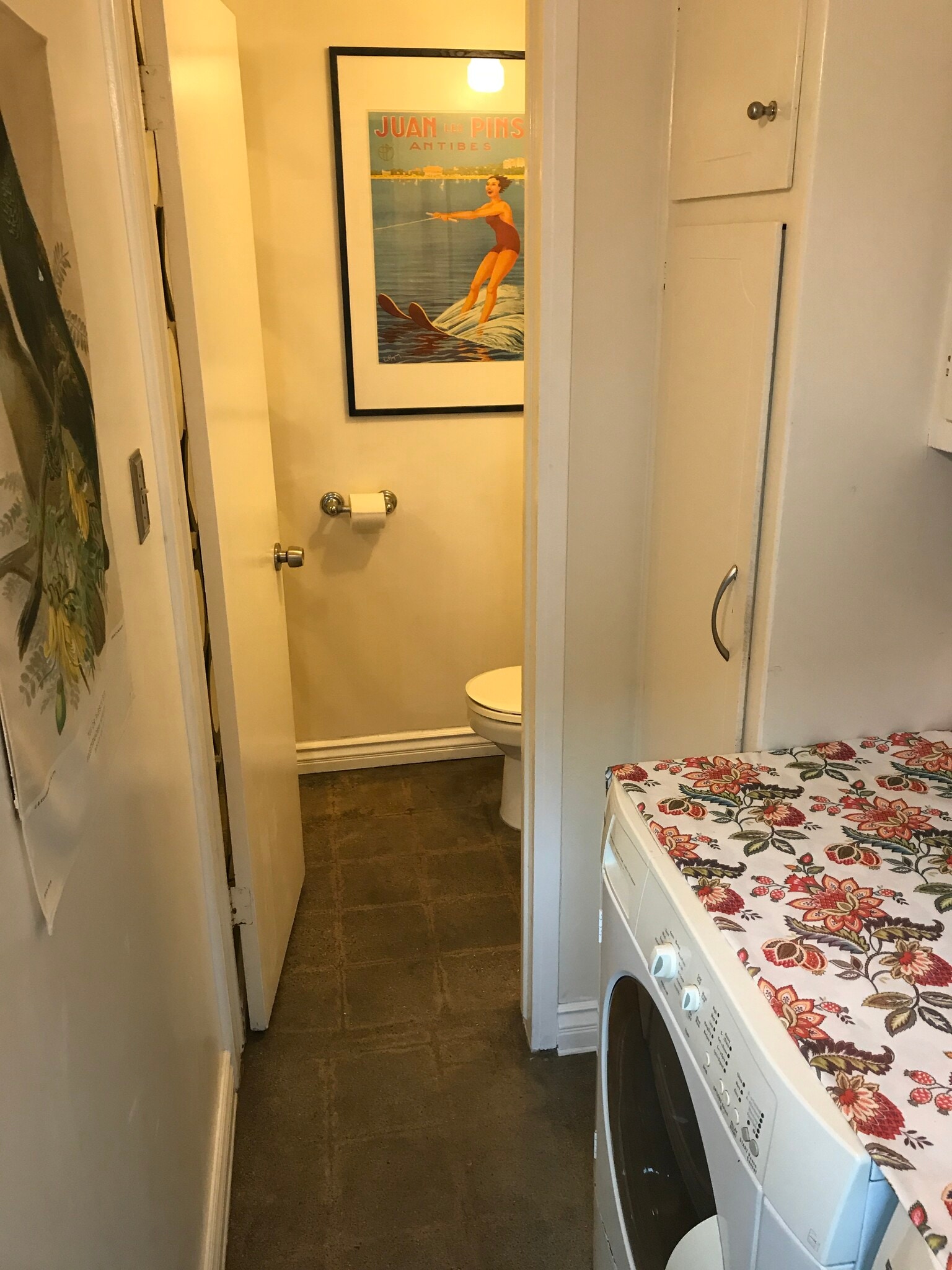 Main level bath and laundry - 4040 Grand View Blvd