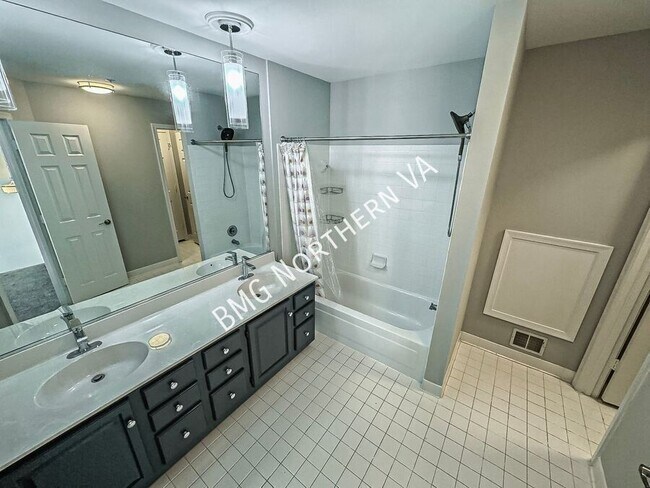 Building Photo - 6956 Ellingham Cir