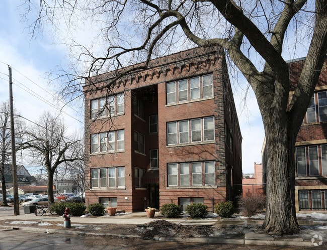 Building Photo - 2124 Garfield Avenue South
