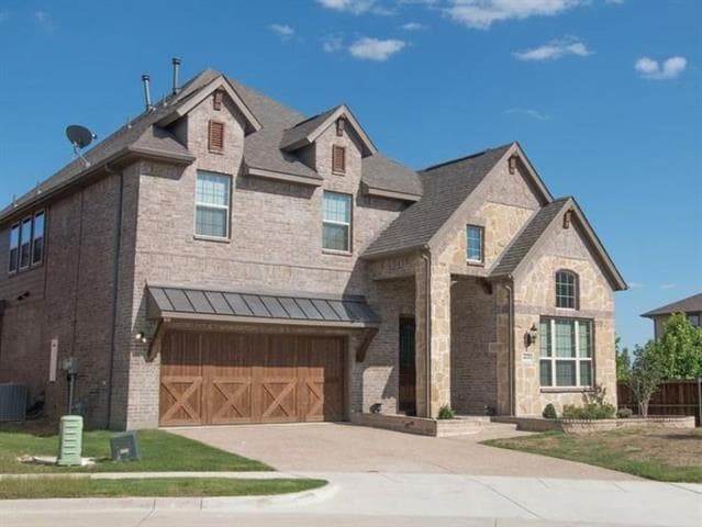 Building Photo - 4428 Saukenuk Ln