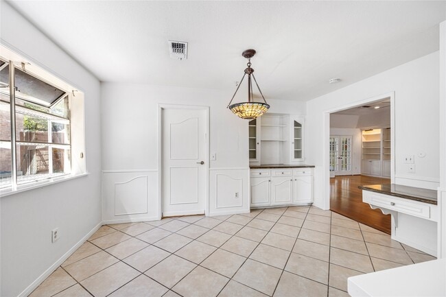 Building Photo - 11906 Pepperdine Ln