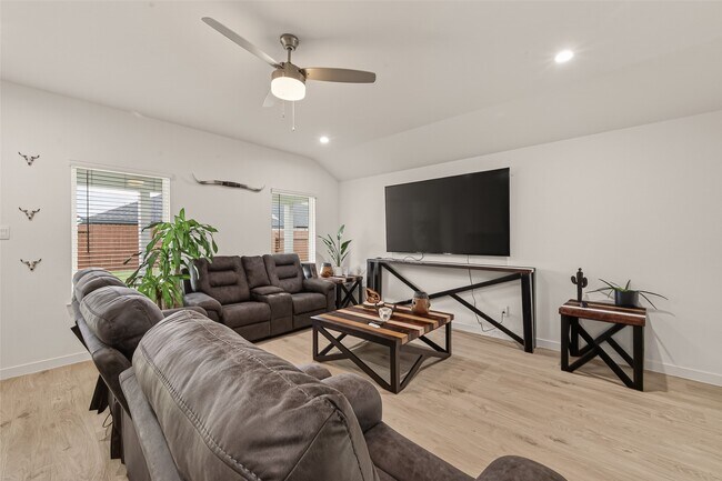 Building Photo - 30518 White Cliff Ct