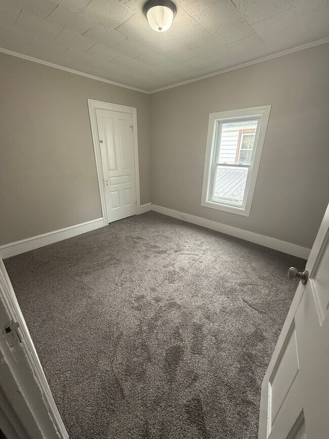 Building Photo - COMING SOON! 3 bedroom 1 bathroom Single Family Home!