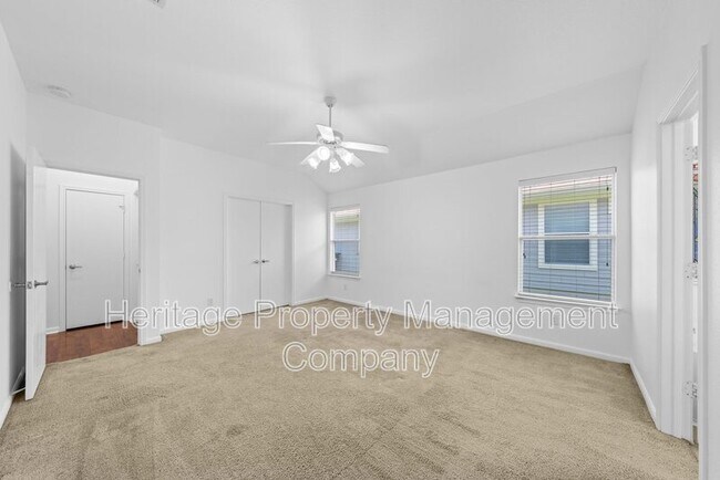 Building Photo - 9302 Mare Country