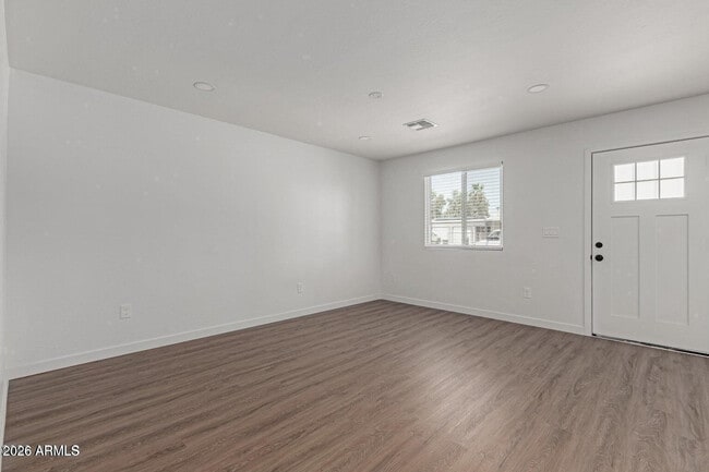 Building Photo - 313 S 90th Pl