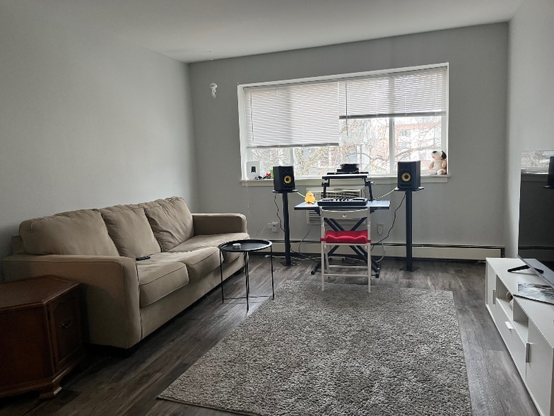 Building Photo - 2545 N Cramer St