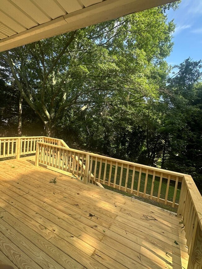 Building Photo - 406 Holly Dr