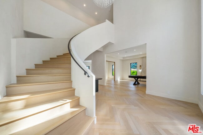 Building Photo - 12001 Crest Ct