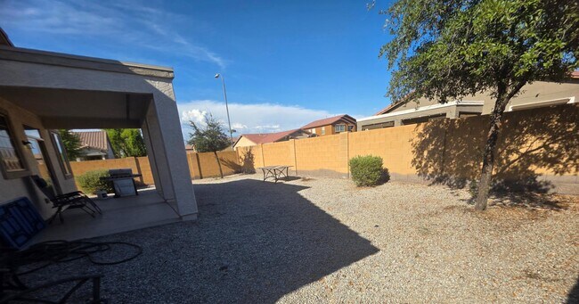 Building Photo - 6903 W Carson Rd