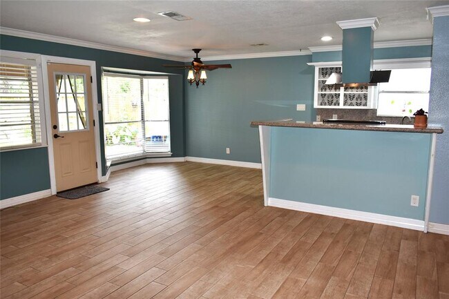 Building Photo - 12706 Highmanor Dr