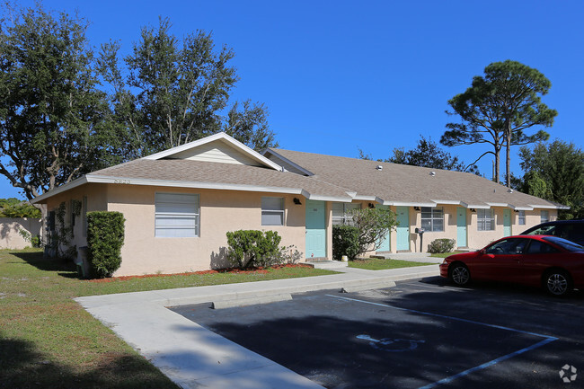 Building Photo - Surfside Villas