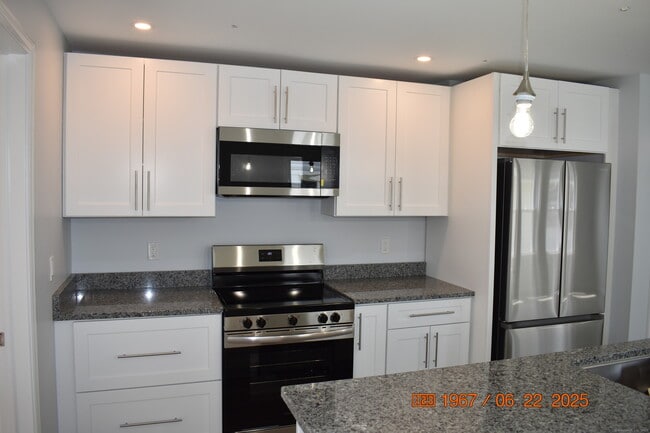 Building Photo - 41 Highland Ave