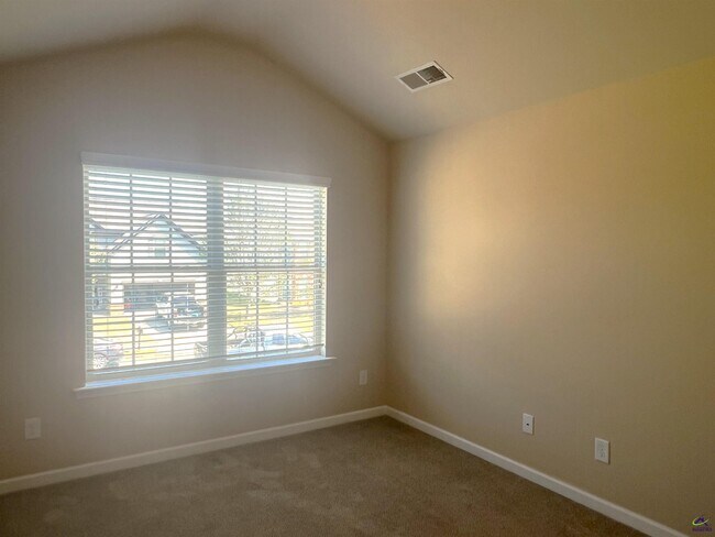 Building Photo - 807 Citrona Dr