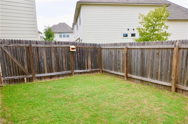 Building Photo - 13001 Hymeadow Dr