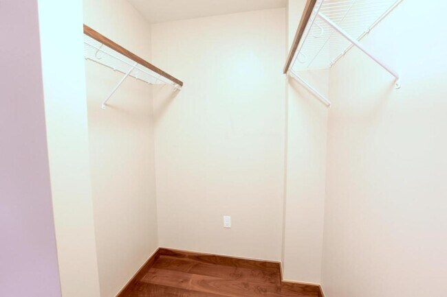 Building Photo - 1555 Kapiolani Blvd
