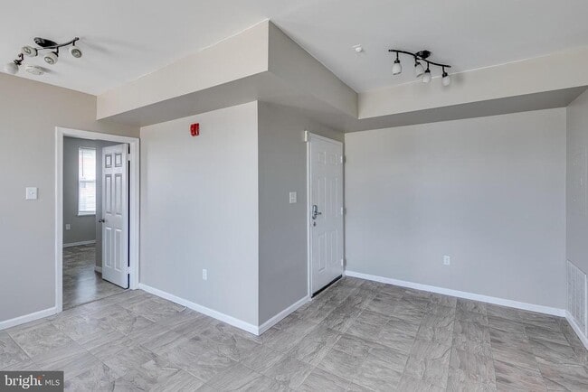 Building Photo - 6602 Ridge Ave