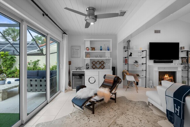 Building Photo - 2252 Las Casitas Dr