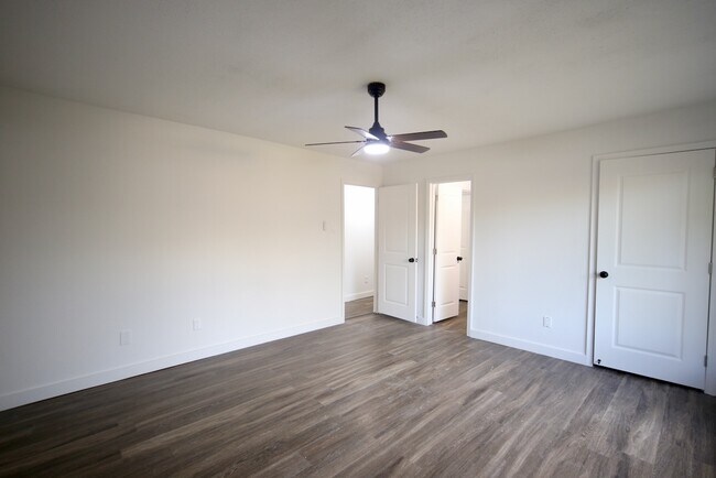 Building Photo - 5819 Flax Bourton St