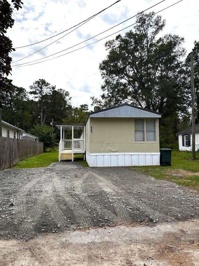 Building Photo - 908 Salters St