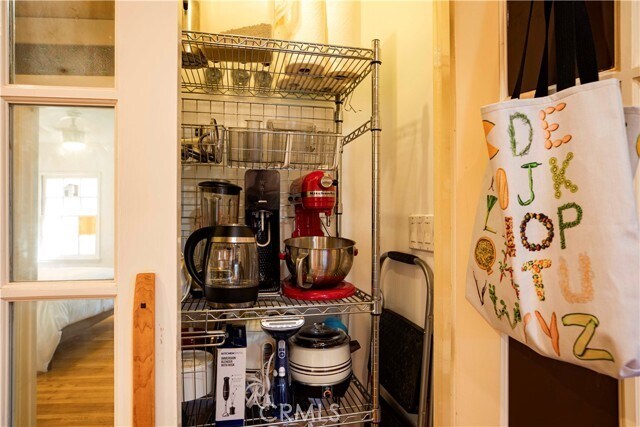 Building Photo - 195 S Parkwood Ave