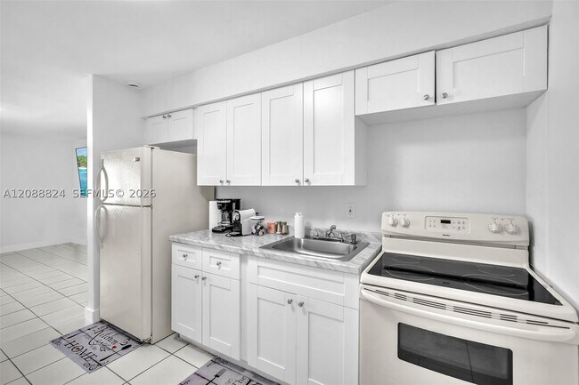 Building Photo - 1255 NW 32nd Ct