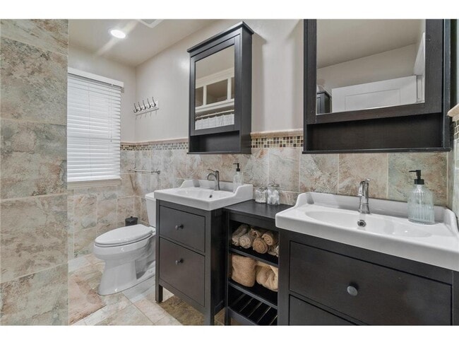 Building Photo - 5036 Richmond Dr