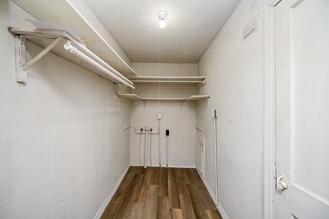 Building Photo - 7221 S Hall St