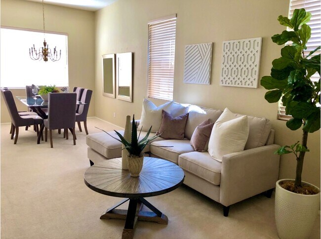 Building Photo - Spacious 4-Bedroom/2.5-Bath Home with Char...