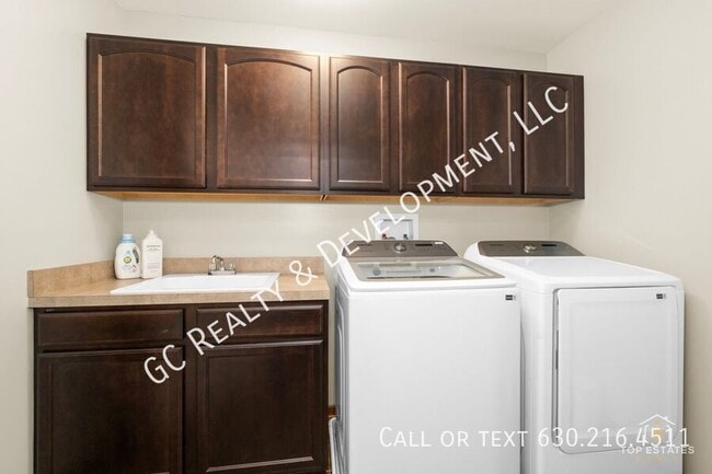Building Photo - 927 Indigo Ct