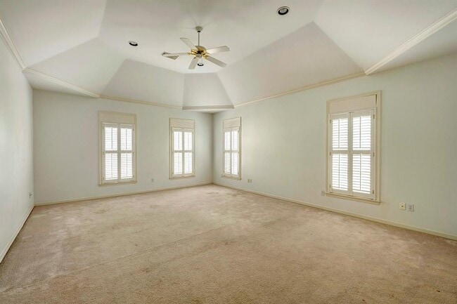 Building Photo - 57 Briar Hollow Ln